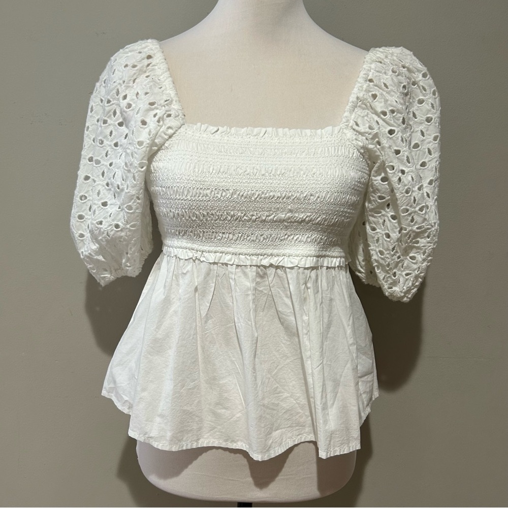 American Eagle Outfitters White Eyelet sleeves Top XS NWOT